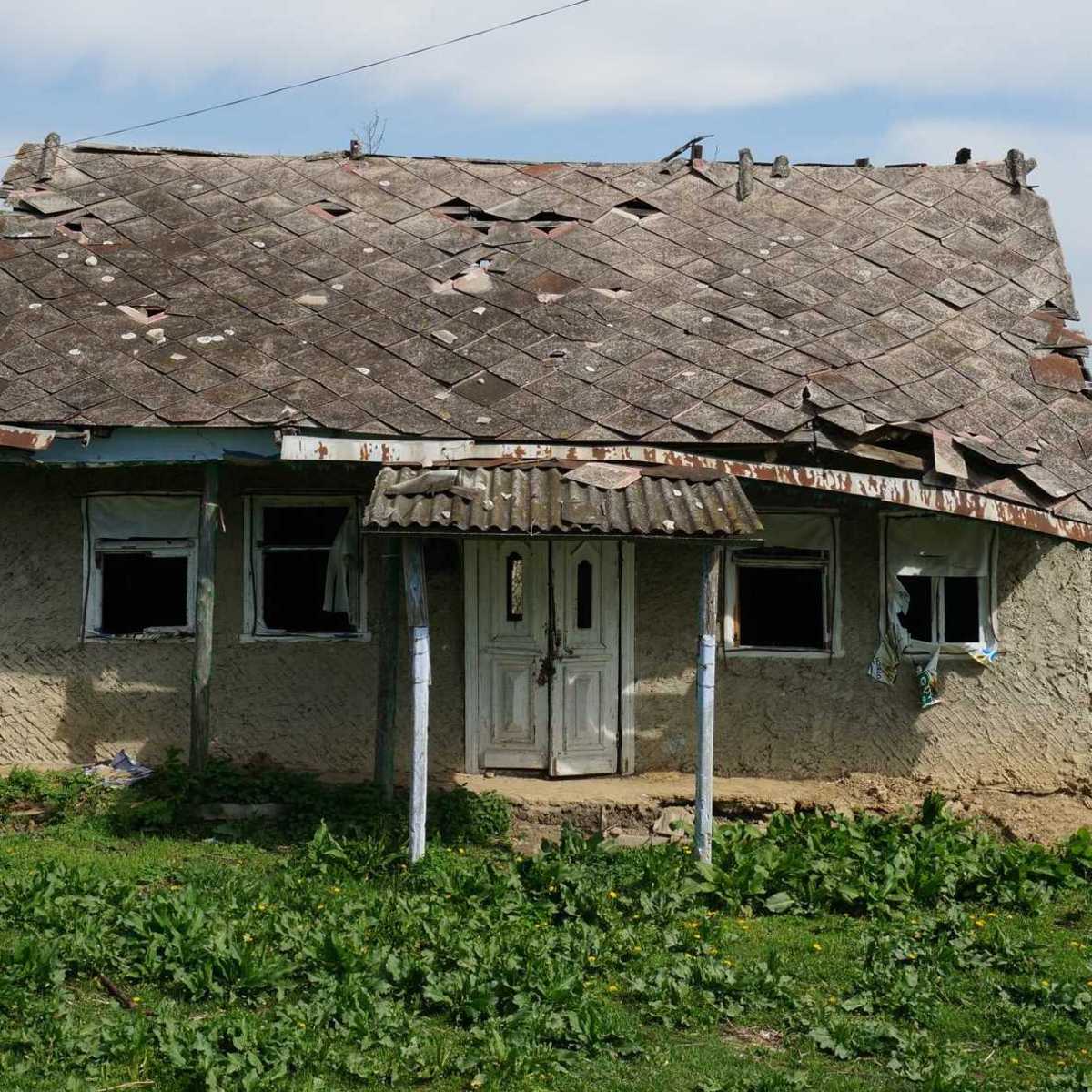 heruntergekommenes Haus auf dem Land in Moldawien